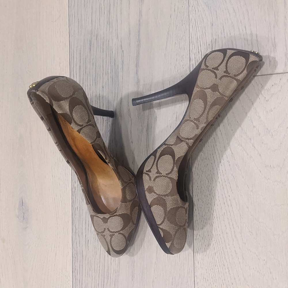 Coach leather logo pattern heels